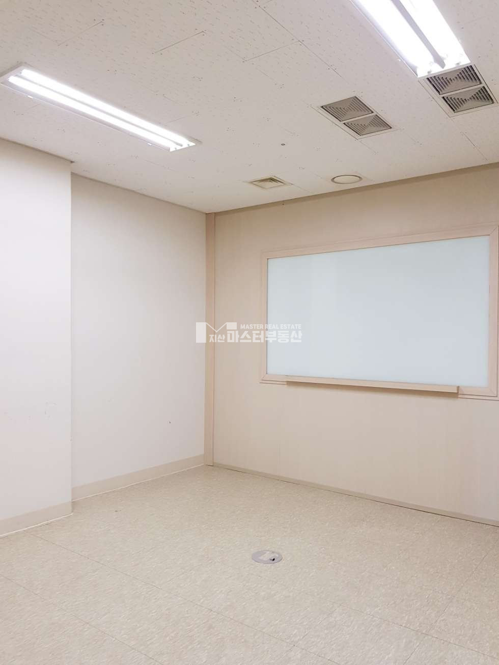 경기 성남중원구 상대원동 성남우림라이온스밸리2차동 룸인테리어, 냉난방기,탕비실완비 매매 매물번호 10893 사진 3