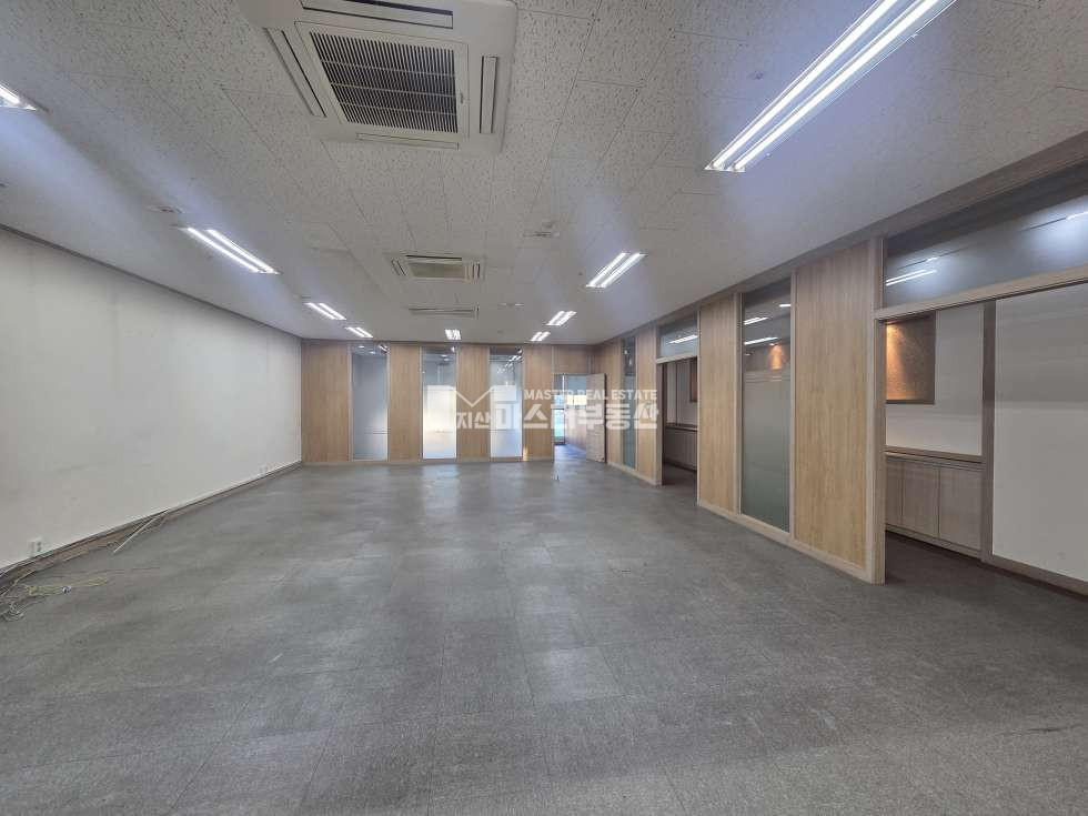 경기 성남중원구 상대원동 메가센터동 전용56p 룸인테리어 좋음, 냉난방기완비 월세 매물번호 10997 사진 3