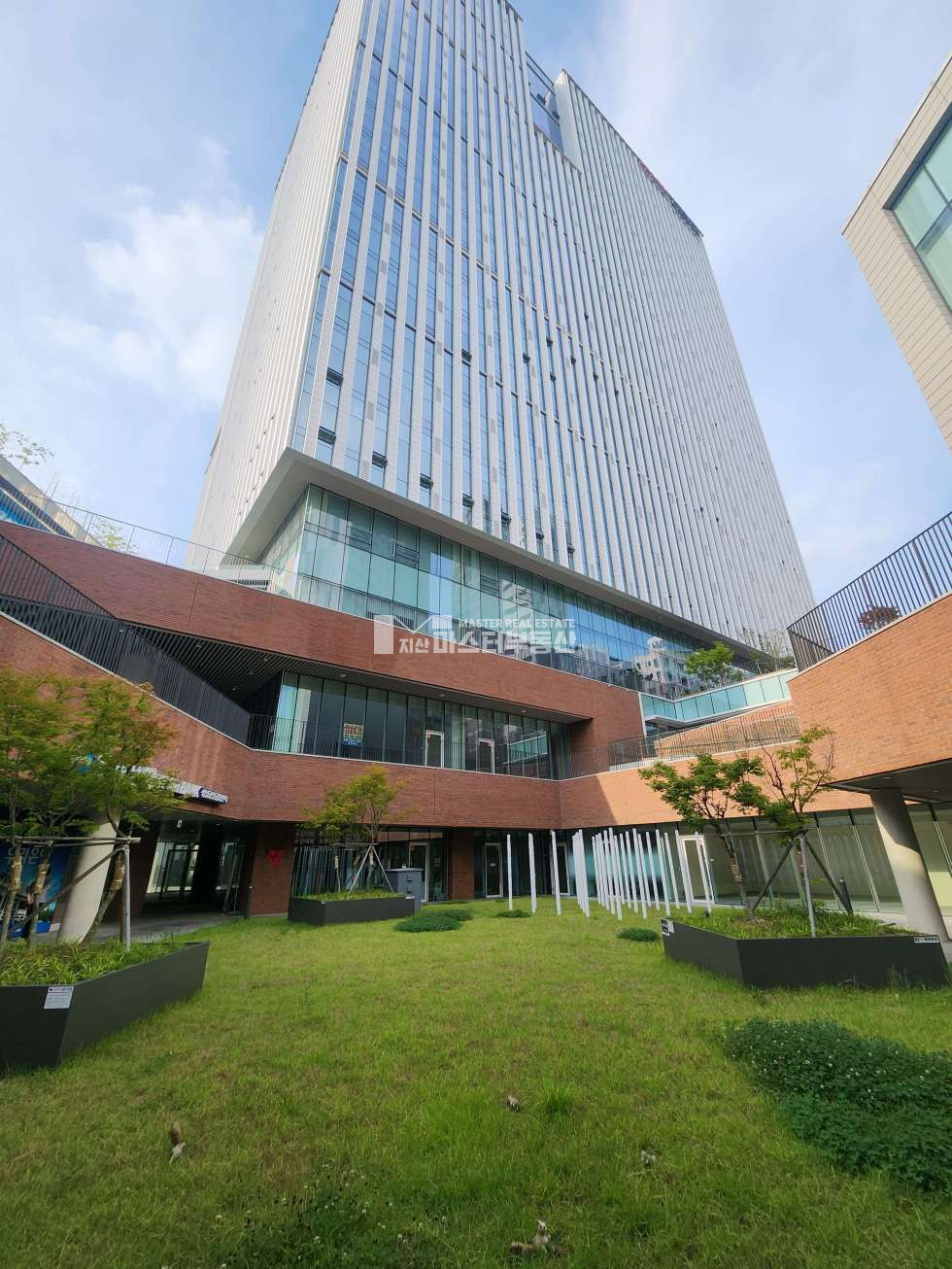 경기 성남중원구 상대원동 성남아이파크디어반동 첫입주, 선착순 렌트프리 최대12개월, 인테리어비용 이사비지원 월세 매물번호 11020 사진 13