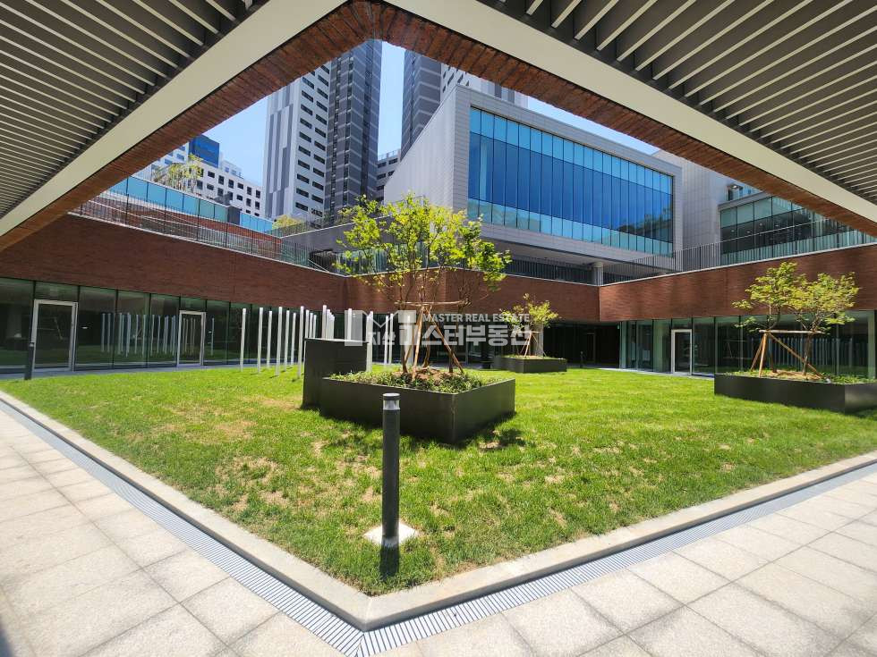 경기 성남중원구 상대원동 301동 신축지산내 근린생활시설, 33p 메인도로에서 잘 보이는 상가 월세 매물번호 10480 사진 1