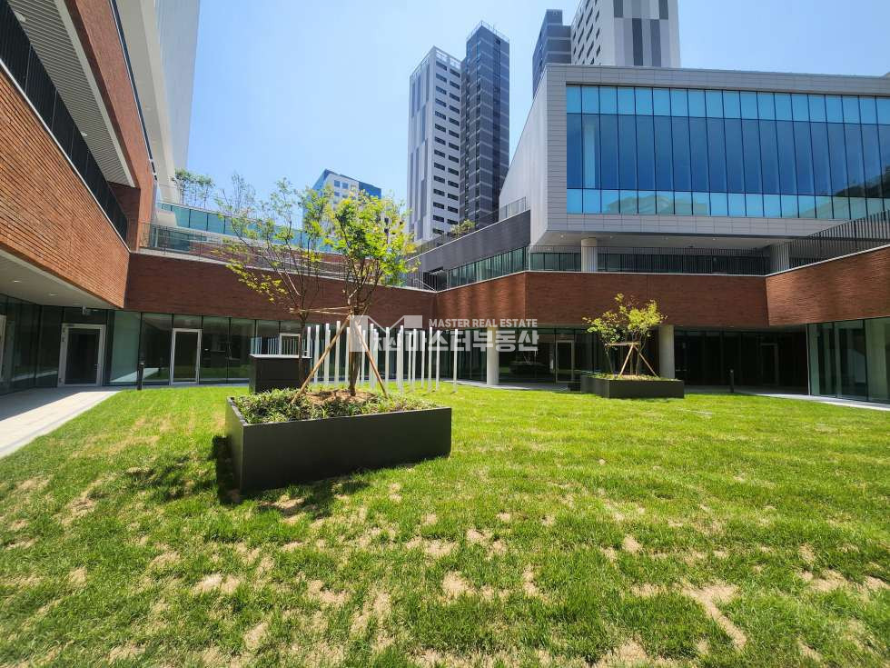 경기 성남중원구 상대원동 301동 신축지산내 근린생활시설, 33p 메인도로에서 잘 보이는 상가 월세 매물번호 10480 사진 3