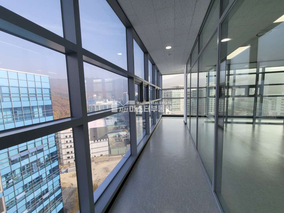 경기 성남중원구 상대원동 성남센트럴비즈타워2차동 코너호실 , 전용 20p 이상 전망좋은 사무실 매매 매물번호 10240 사진 2