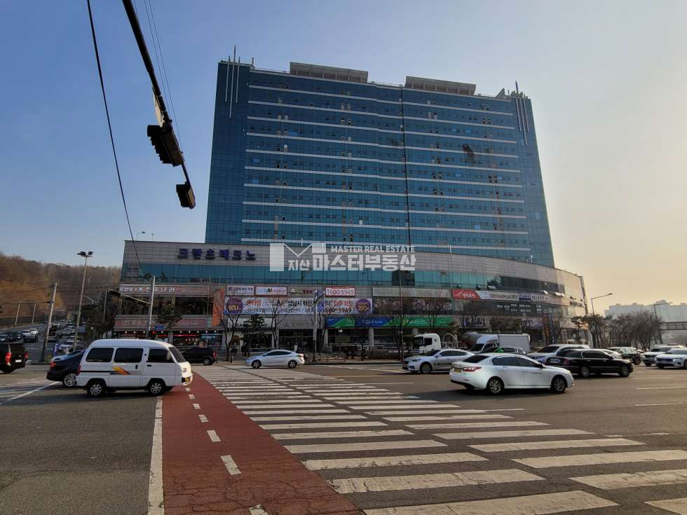 경기 성남중원구 상대원동 크란츠테크노동 주차장 메인 출입구, 전용44p 넓은 평수 월세 매물번호 10564 사진 1